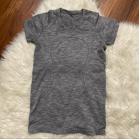 lululemon athletica Tops - Lululemon Swiftly Top
